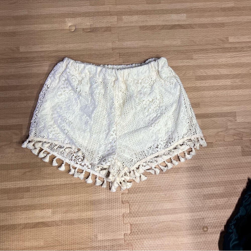 Lush Cream Lace Shorts
